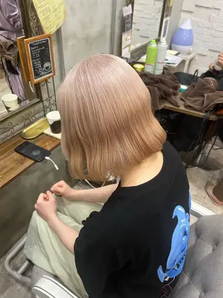 ショート カラー 艶髪/ハイトーン/ ヘアセット/モエノのヘアスタイル