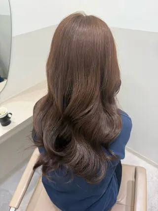 セミロング SALOWIN MITO所属・nana /ベージュ / 透明感カラーのヘアスタイル