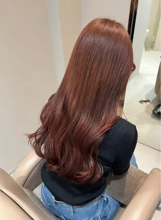 ロング カラー ノイシキ サキのヘアスタイル