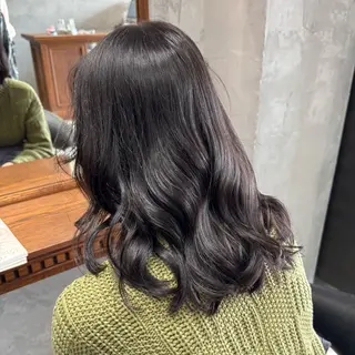 ミディアム カラー 新川 月菜のヘアスタイル