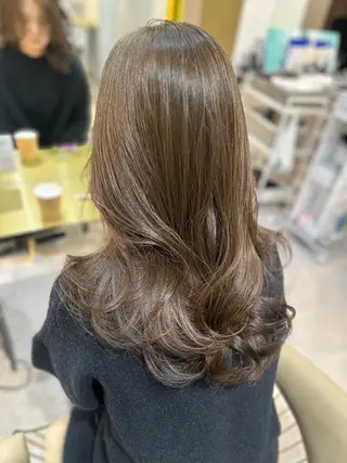 ロング カラー Akane レイヤー/艶カラーのヘアスタイル