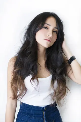 ロング カラー パーマ アオガミ （前髪顔周りカット）のヘアスタイル