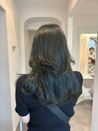 セミロング カラー 栗林 茉那のヘアスタイル