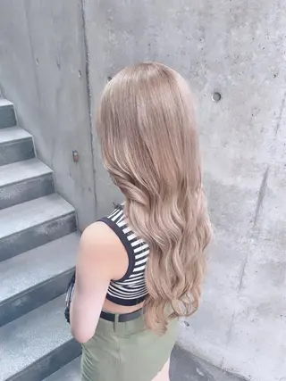 ロング LEF TATEMACHI所属・西山祐生/ハイトーン /ケアブリーチ/艶髪のヘアスタイル