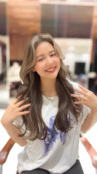 ロング カラー 顔まわりの神様✨ 透明感カラー藤嶋秀幸のヘアスタイル