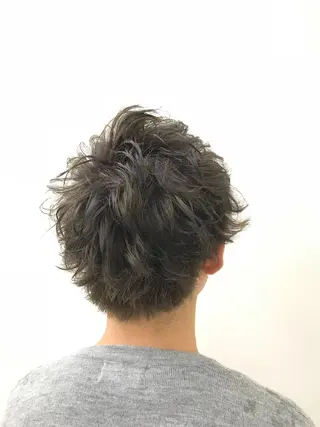 ショート カラー メンズ ブリーチカラー/ 岩破瑞希のヘアスタイル