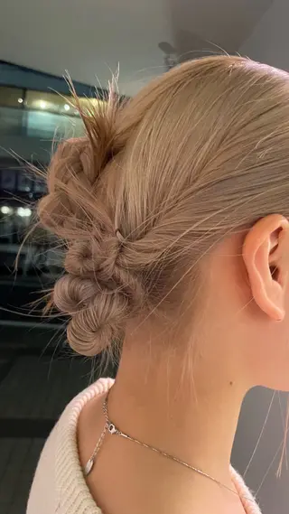 ミディアム カラー FILMS 綾菜のヘアスタイル