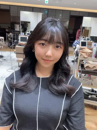 ミディアム 顔まわりカット 前髪カット安井楽人のヘアスタイル