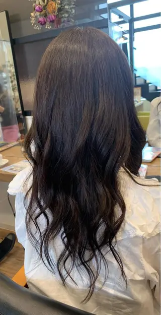 ロング カラー 美容しょうへいの店所属・吉川 茉由子のヘアスタイル