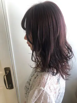 ミディアム カラー MIOベージュカラー 柔らかいカラーのヘアスタイル