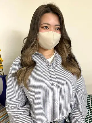 ロング カラー 🩷ハイトーン透明感 レイヤー🩷ユリカのヘアスタイル