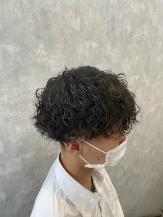パーマ メンズ メンズ専門/パーマ スパイキーショートのヘアスタイル