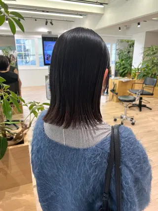 ミディアム 艶ベージュ/オリーブ カラー🫒airiのヘアスタイル