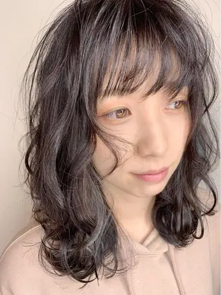 セミロング Brooch ブローチのヘアスタイル