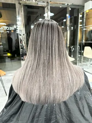 ロング カラー りょうへい/ 全頭ブリーチ/渋谷のヘアスタイル