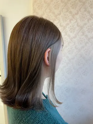 セミロング カラー ヒヨシ ルナのヘアスタイル