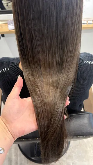 セミロング カラー 河野 いずみのヘアスタイル