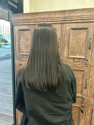 カラー オリーブ/ ナカミネアキナのヘアスタイル