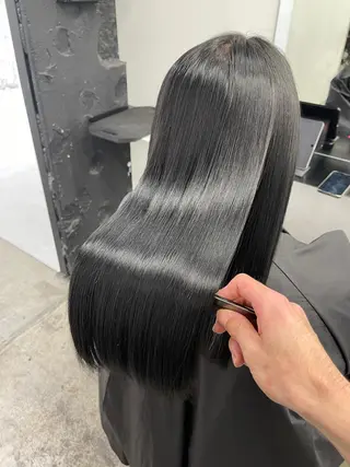 ロング TAKUMI .のヘアスタイル