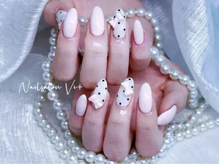 ネイル Nailsalon Vi+ももか🩷のネイルデザイン