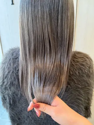 ロング カラー ルプラボウ 尾関　唯那のヘアスタイル