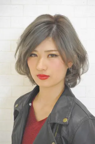 ショート カラー ヘアデザインシュシュ所属・斉藤 三千夫のヘアスタイル