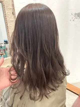 セミロング カラー fio マナミのヘアスタイル