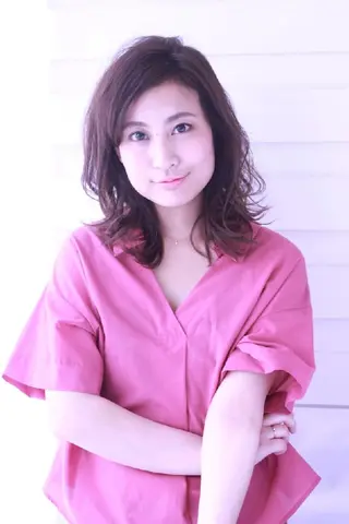 セミロング カラー 赤松 摩美のヘアスタイル