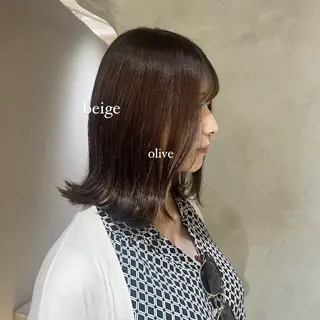 ミディアム カラー effect横浜所属・切りっぱなしボブ/ 艶カラー/綾莉のヘアスタイル