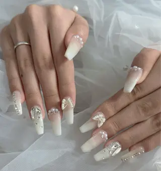 ネイル LAVISH nanamiのネイルデザイン