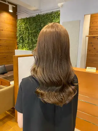 セミロング 宮本 実璃のヘアスタイル