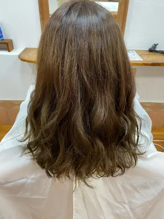 ロング カラー 安澤 彩奈のヘアスタイル