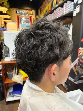 ショート パーマ メンズ 🌴 NALUスタイ リストおKIKU🏄のヘアスタイル