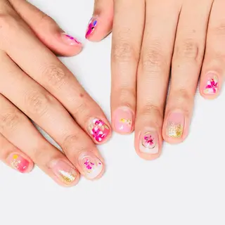 ネイル THECOLORS所属・近貞 莉奈のネイルデザイン