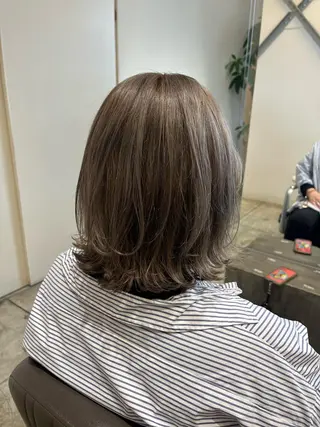 ミディアム 西崎 満里奈のヘアスタイル