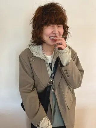 ミディアム パーマ メンズハイトーン/栄 /イトウタケルのヘアスタイル