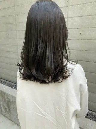 ミディアム ✨色持ちの良い艶 カラー✨蟹江真世のヘアスタイル