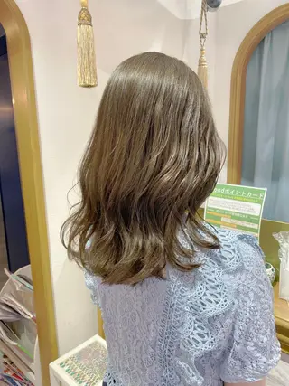 ミディアム レイヤーカット /透明感カラー西田のヘアスタイル