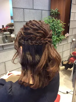 ミディアム 近 沙織のヘアスタイル