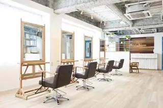 Ate by little所属・青木 梢のヘアスタイル