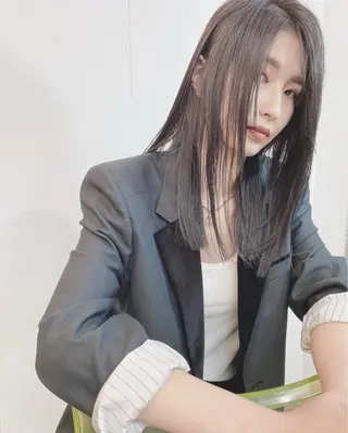 セミロング Rune清水所属・Rune シュトウダイチのヘアスタイル