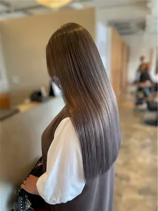 セミロング カラー ブリーチカラー特化 ✨️永井諒のヘアスタイル