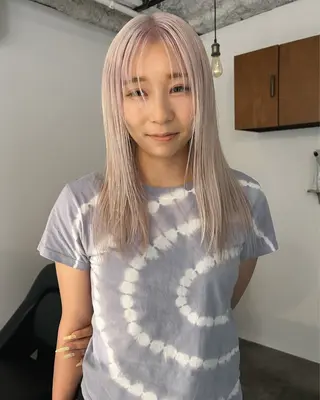 セミロング カラー Loom.所属・村上雅人 ナチュラルモードのヘアスタイル