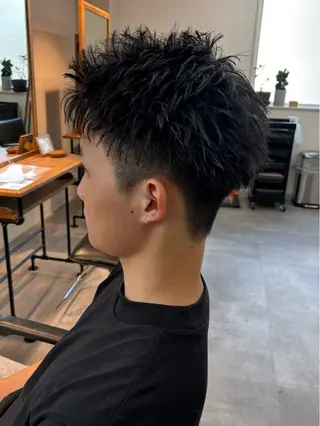 メンズ フェザーパーマ/韓国 /メンズカット/保立のヘアスタイル