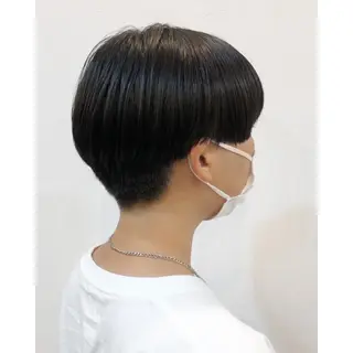 ショート 推しカラー✨ オタク美容師ユウカのヘアスタイル