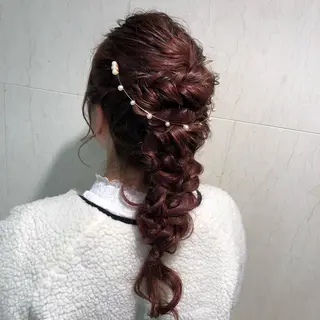 ロング ヘアアレンジ MIOベージュカラー 柔らかいカラーのヘアスタイル