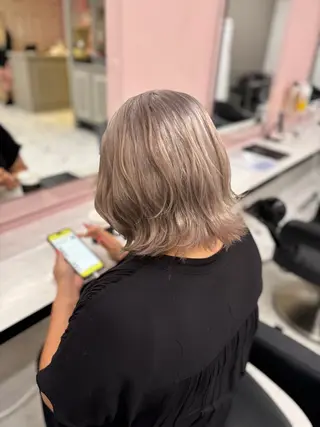 ミディアム カラー 💙ハイトーン韓国風 色白ヘア💙manaのヘアスタイル