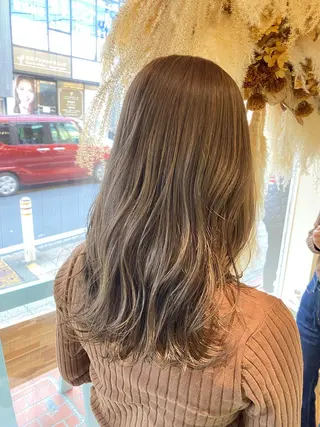 セミロング 透明感カラー/韓国 ヘア🩶yuri🩵のヘアスタイル