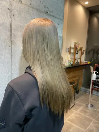 ロング カラー 齋藤 結愛のヘアスタイル