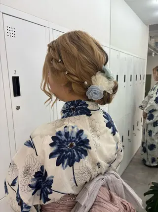 ロング 綾乃／デザインカラー ／ハイトーン／ボブのヘアスタイル